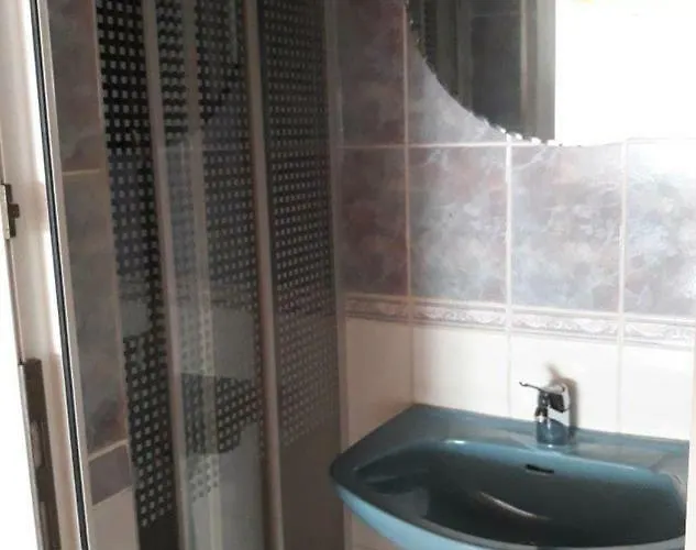 Mala Maggie بيت شباب شتوروك